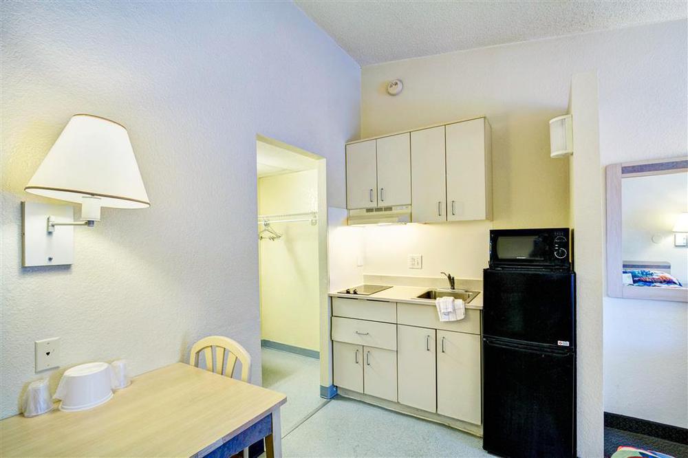 Super 8 By Wyndham Aberdeen Southern Pines Quarto foto