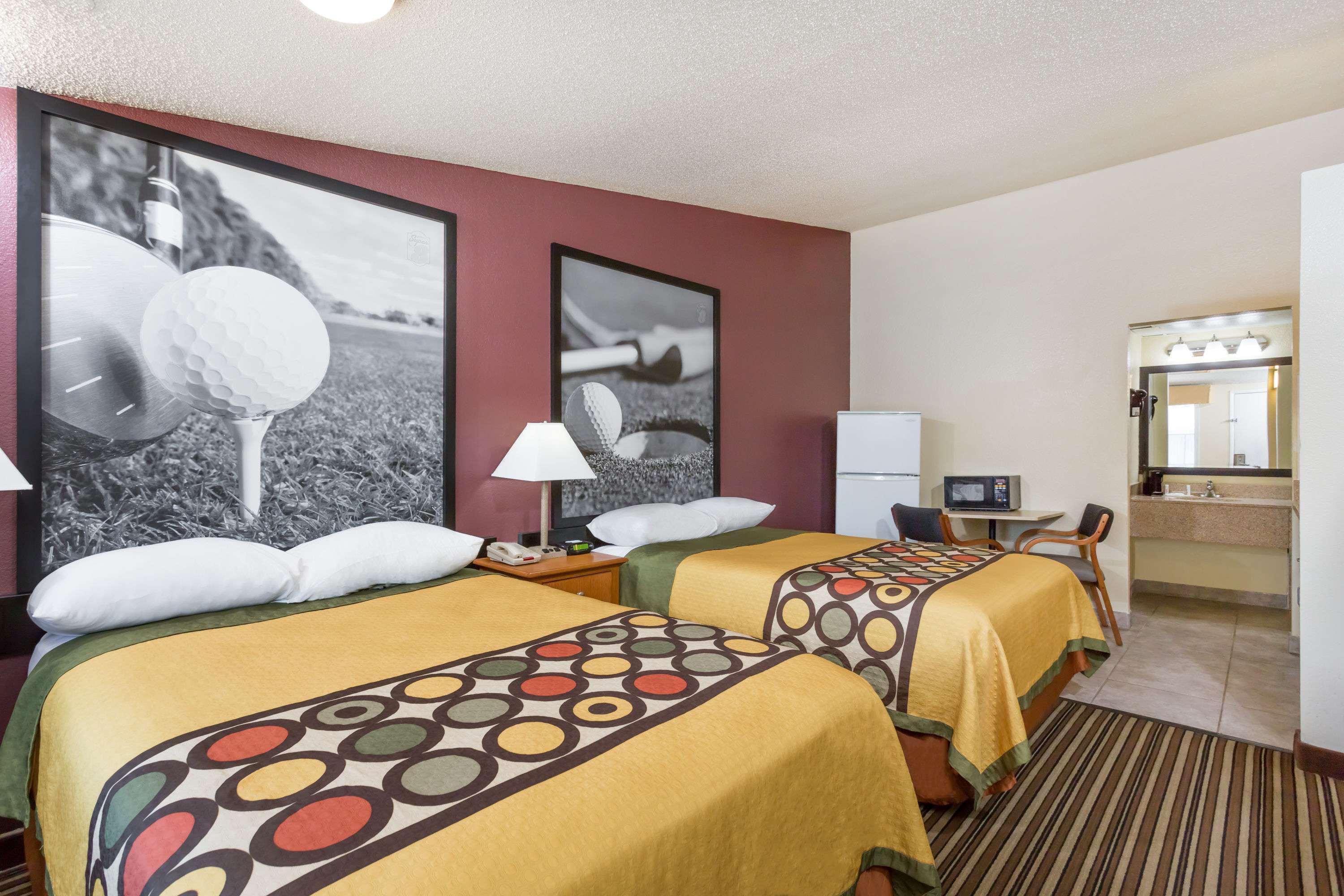 Super 8 By Wyndham Aberdeen Southern Pines Exterior foto